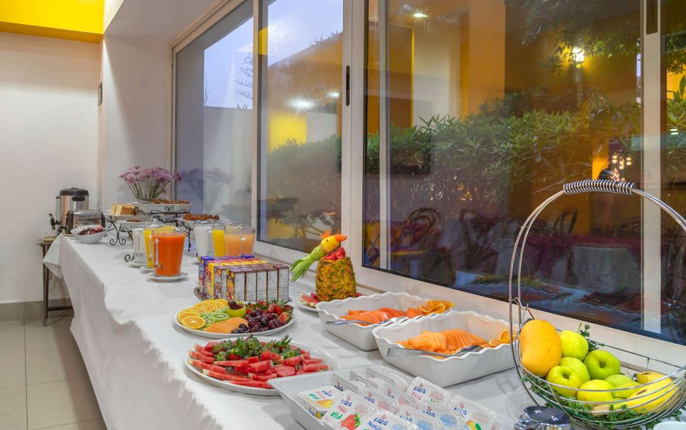 Buffet Photo