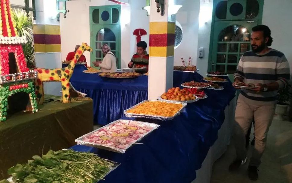 Buffet Photo