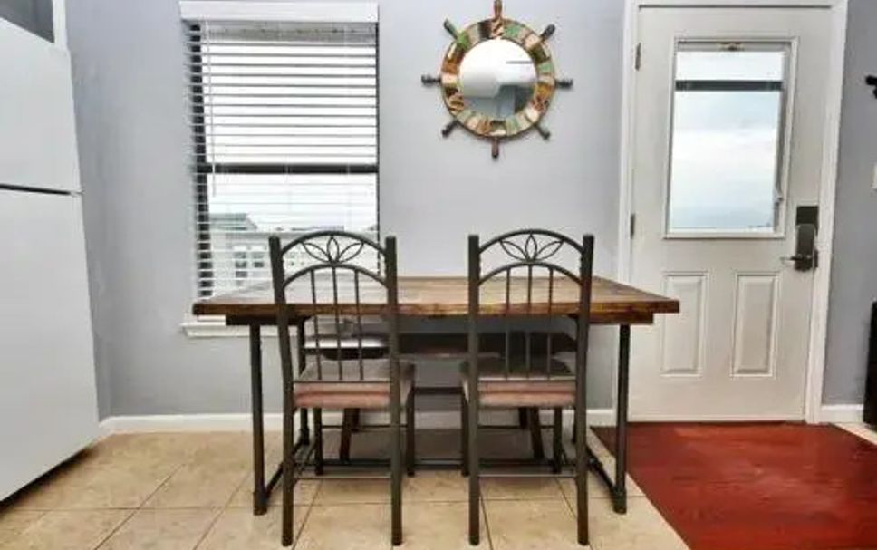 Dining room Photo