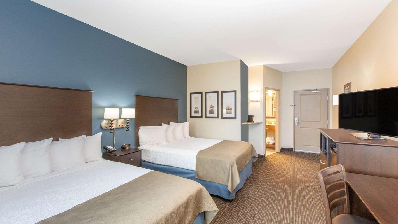 AmericInn by Wyndham Humboldt