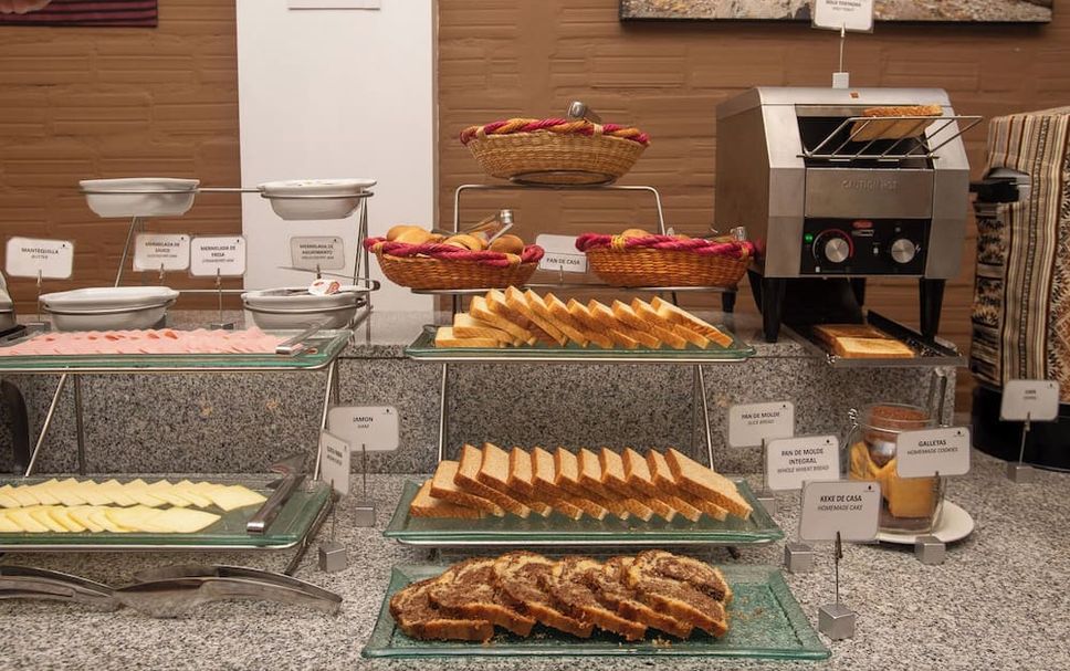 Buffet Photo
