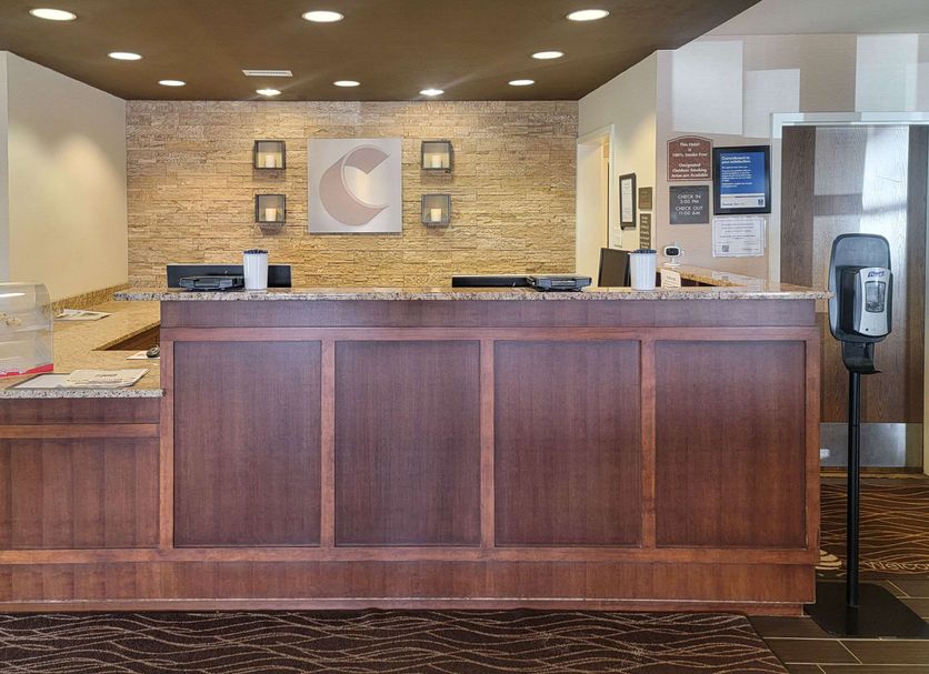 Front desk Photo