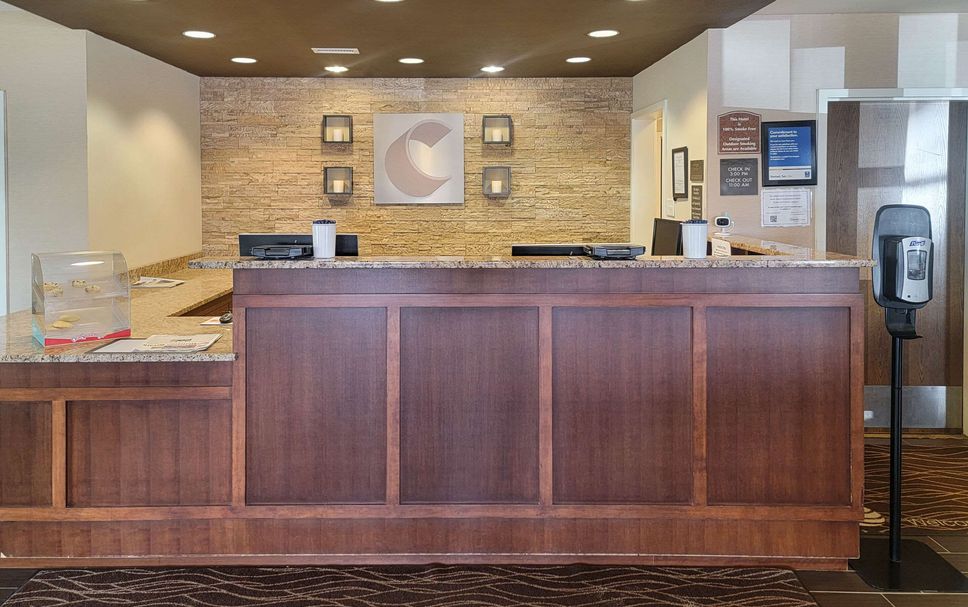 Front desk Photo