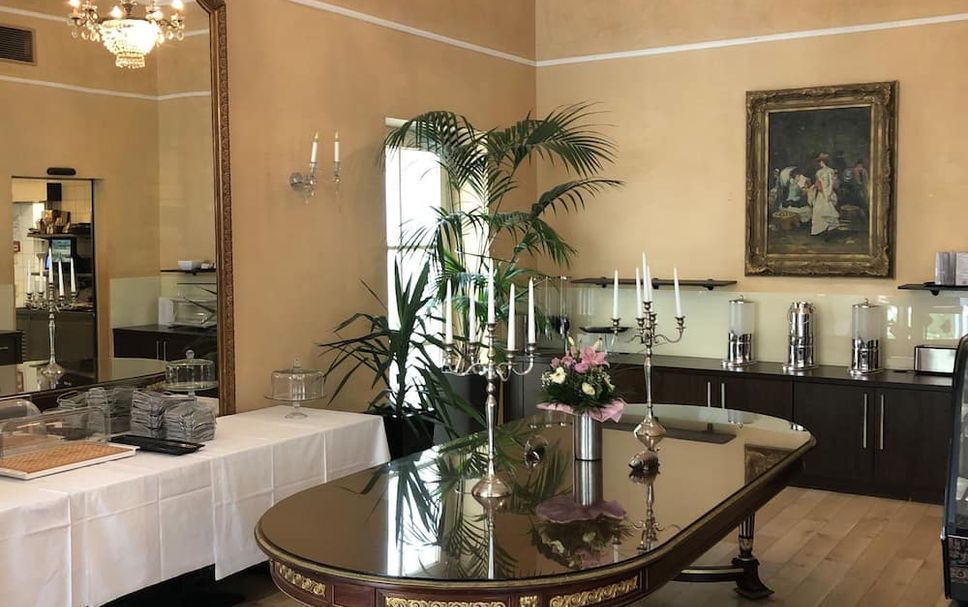 Dining room Photo