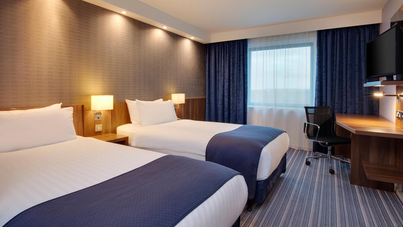 Holiday Inn Express London Heathrow T5, An IHG Hotel