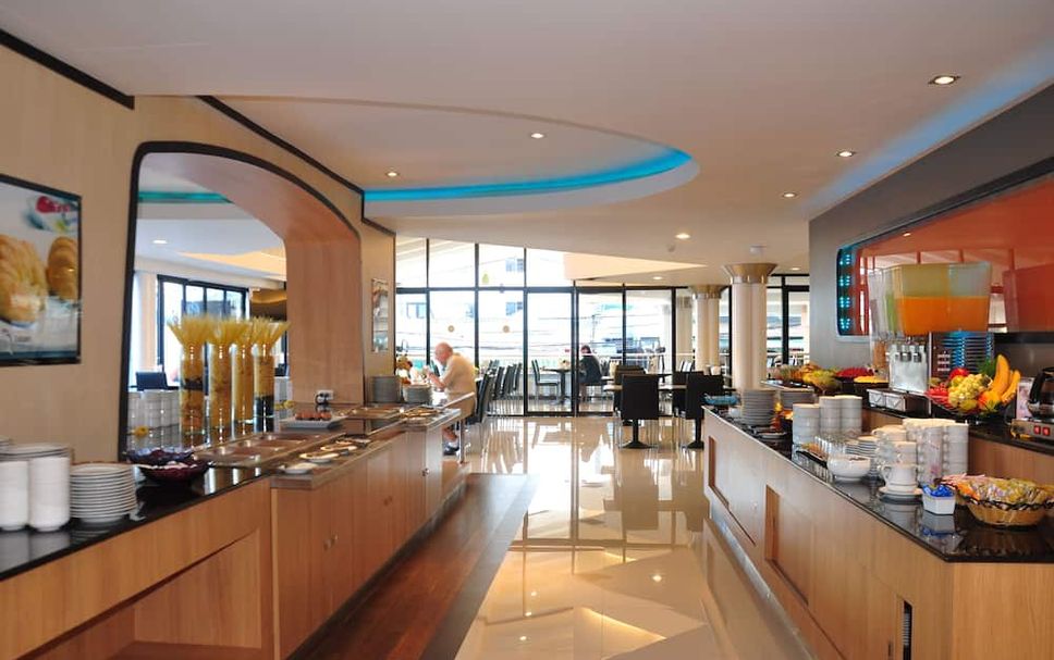 Buffet Photo