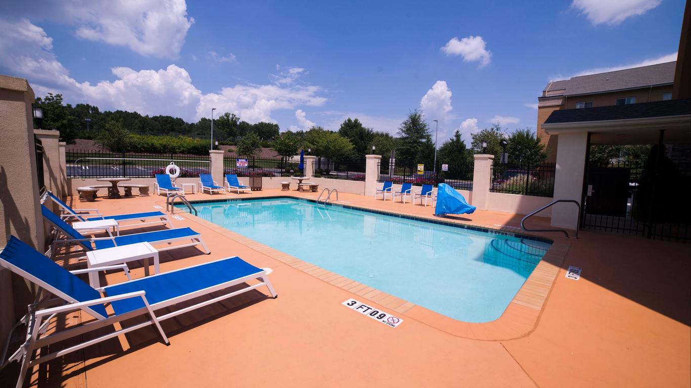 Holiday Inn Express & Suites Atlanta East - Lithonia