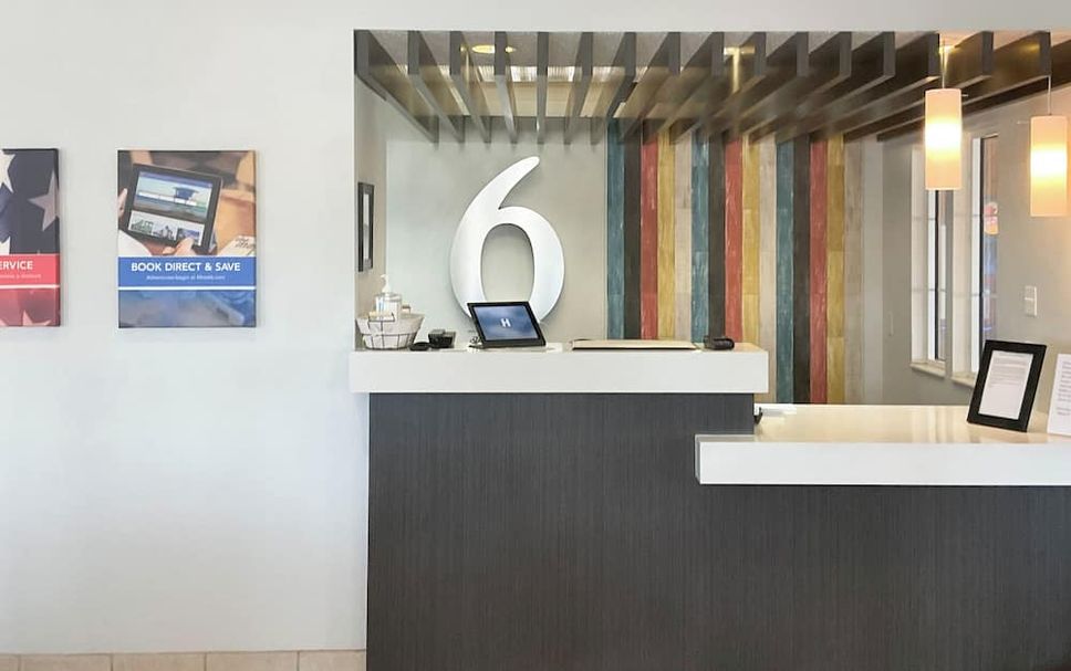 Front desk Photo