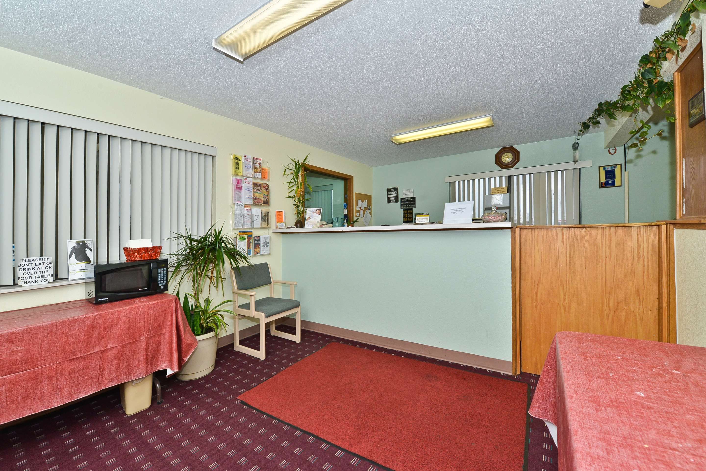 Front desk Photo