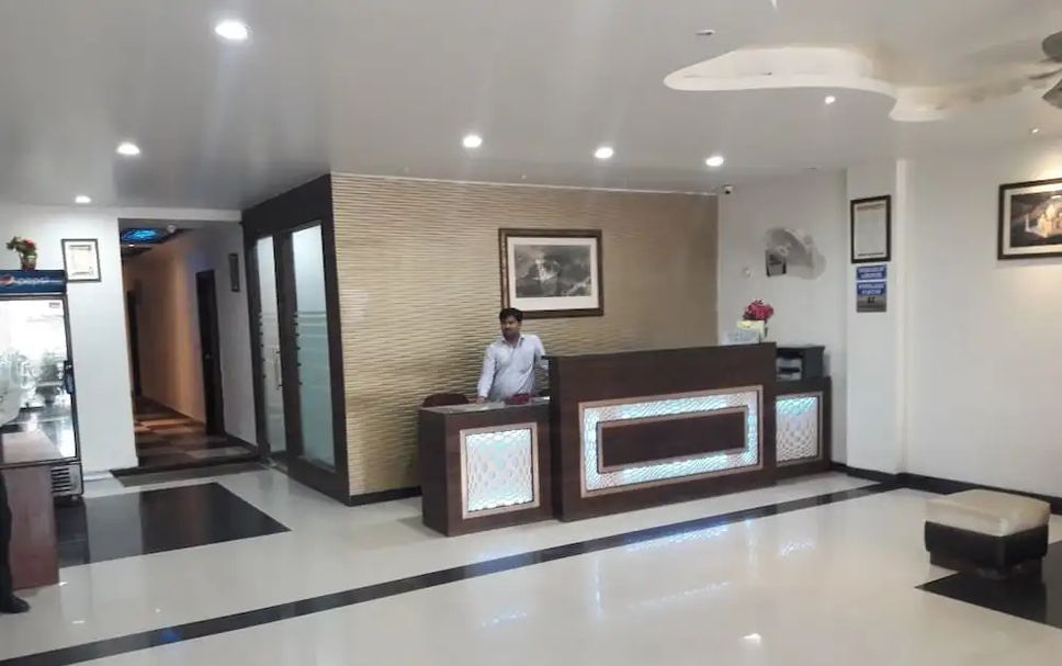 Front desk Photo