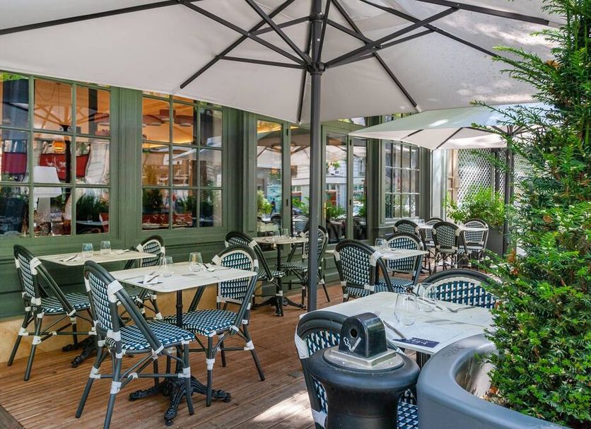 Restaurant Photo