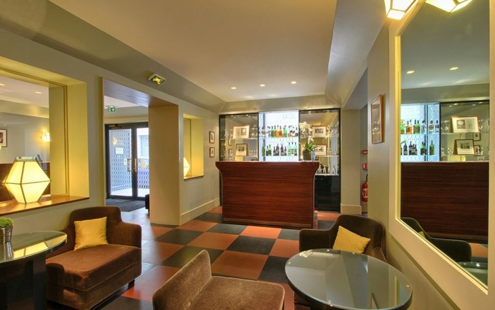 Bar Photo