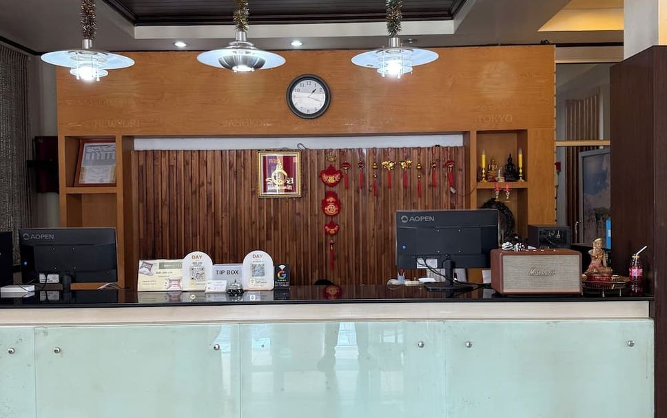 Front desk Photo