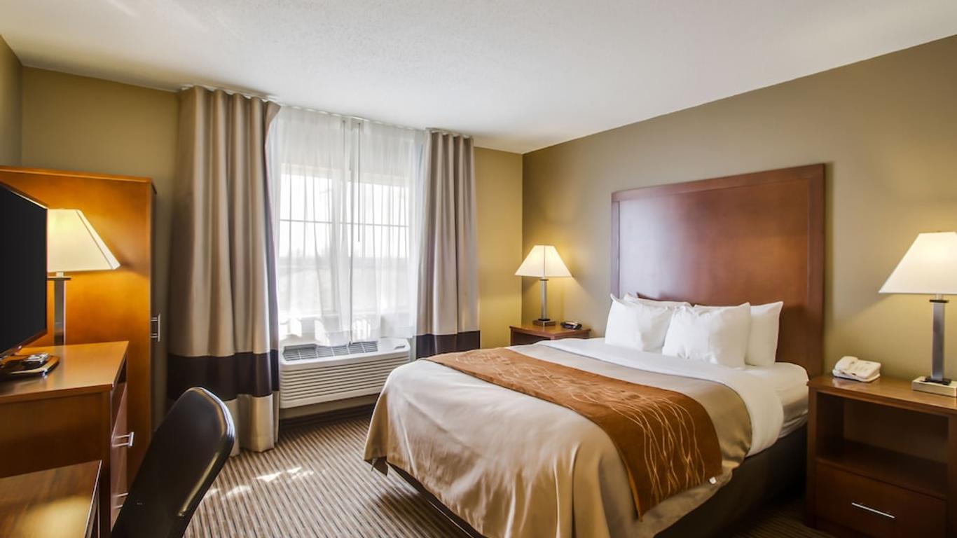 Comfort Inn & Suites Bellevue - Omaha Offutt Afb