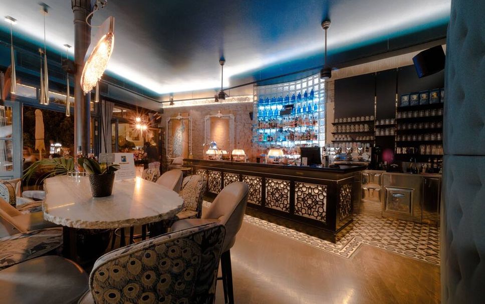 Bar Photo