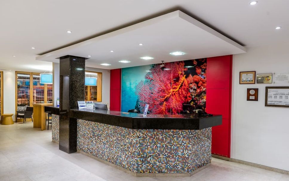 Front desk Photo