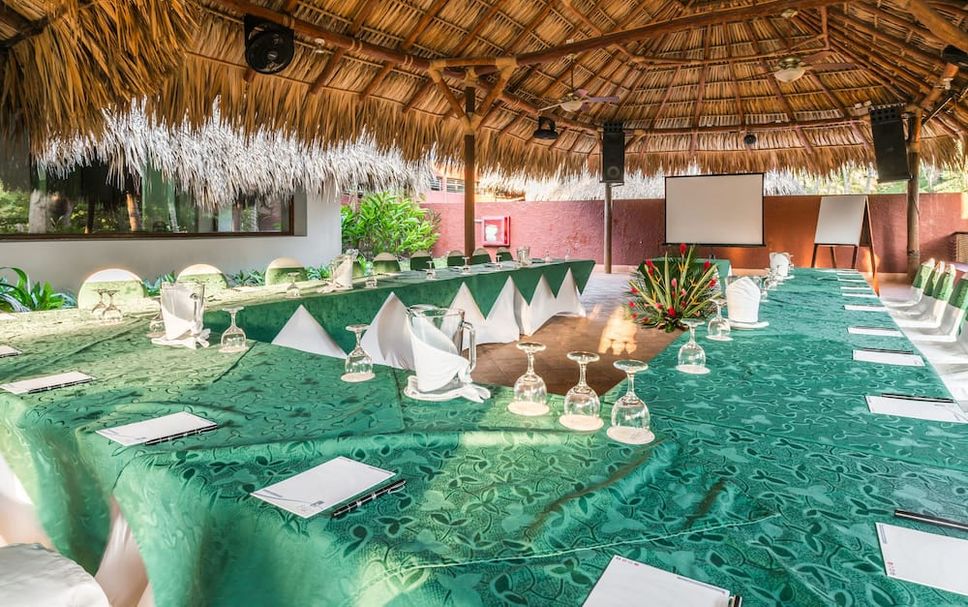 Banquet hall Photo