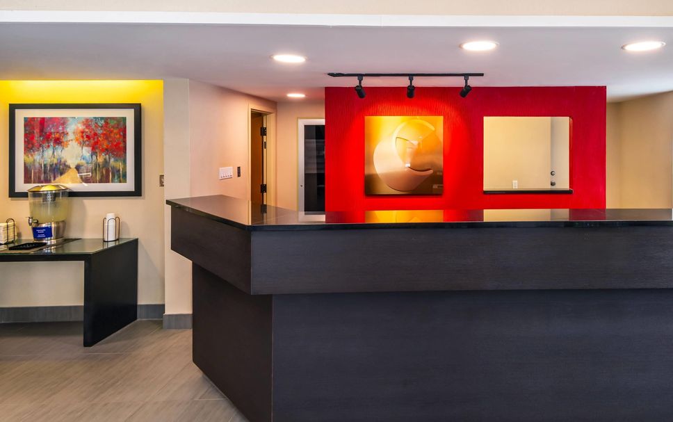 Front desk Photo