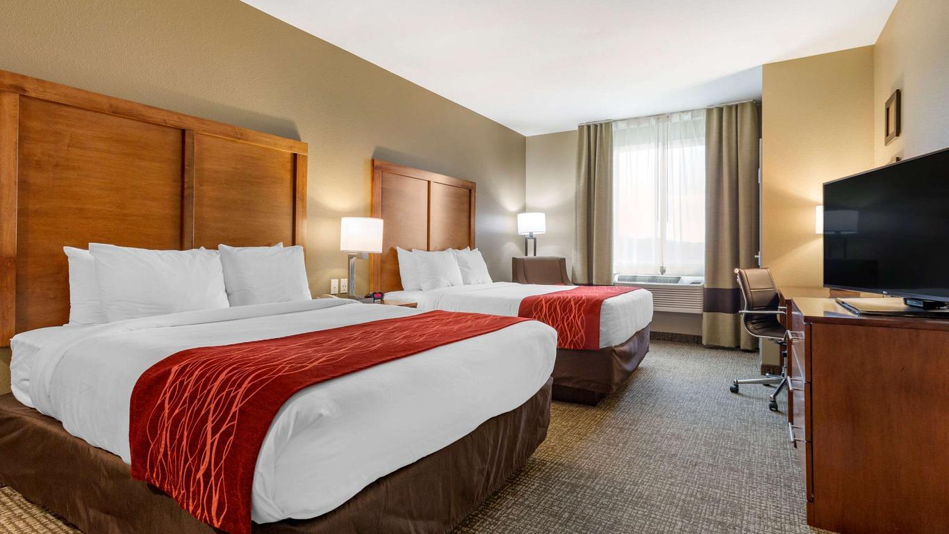 Comfort Inn and Suites Near Mt. Rushmore