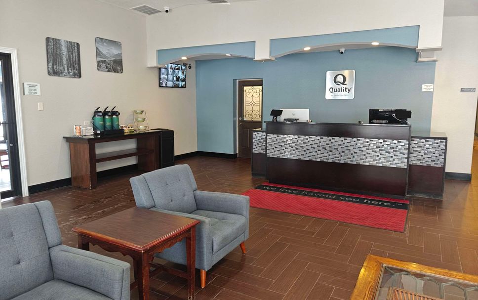 Front desk Photo