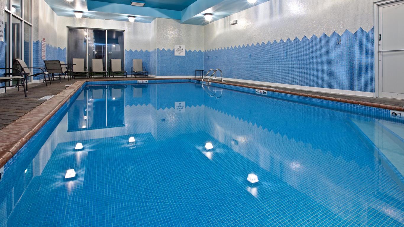 Holiday Inn Louisville Airport South, An IHG Hotel