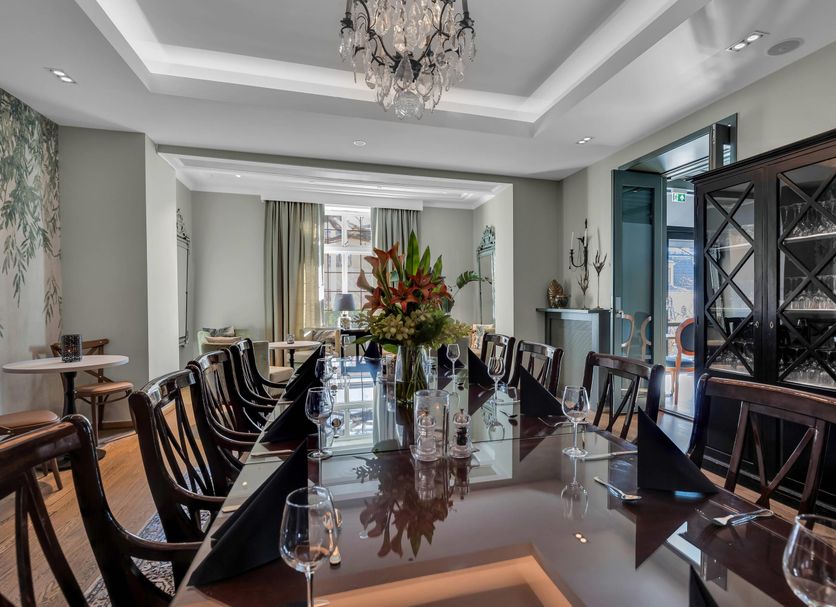 Restaurant Photo