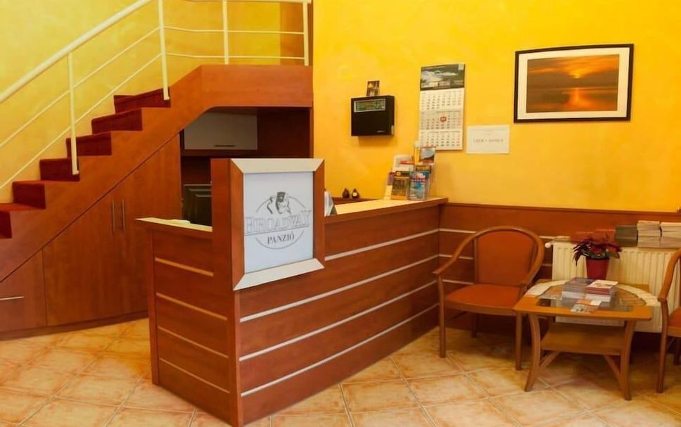 Front desk Photo