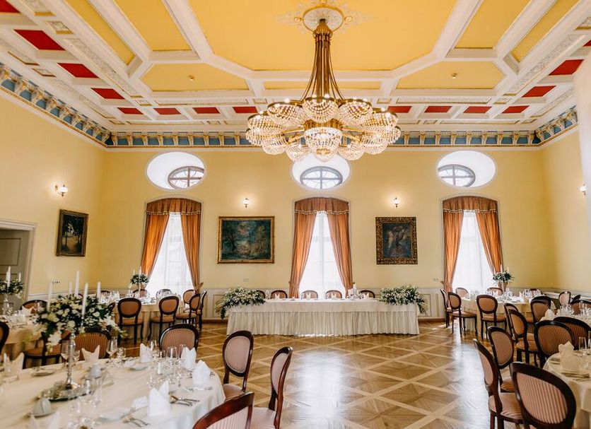 Banquet hall Photo