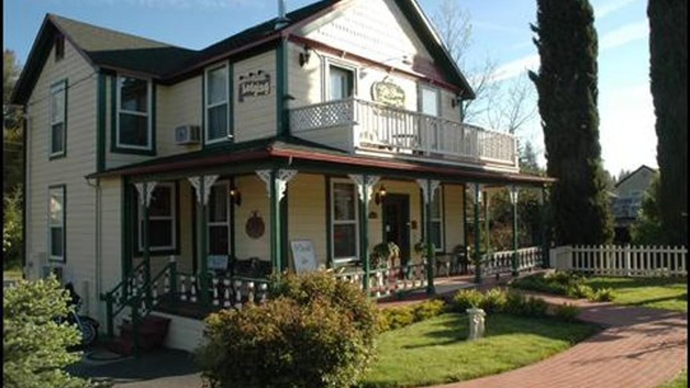 The All Seasons Groveland Inn
