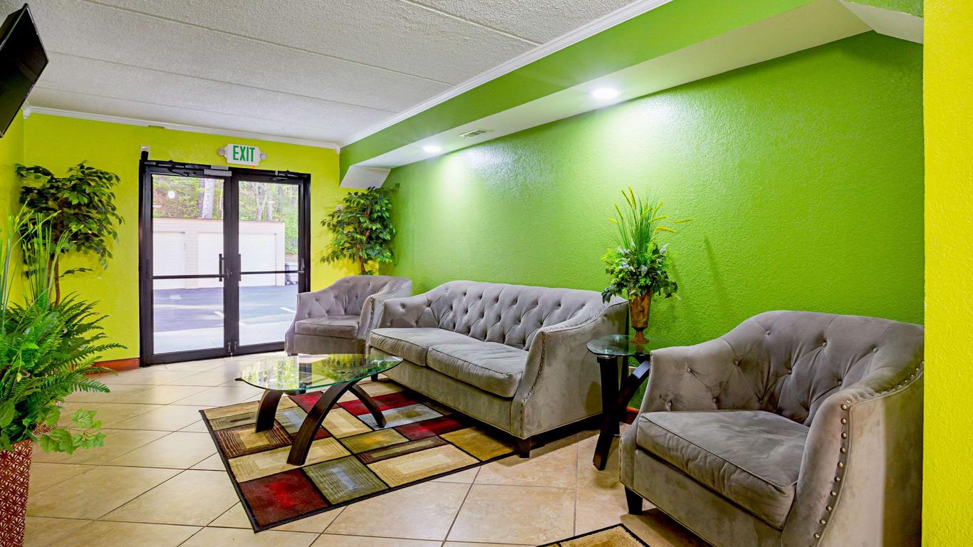 Quality Inn and Suites near Six Flags East