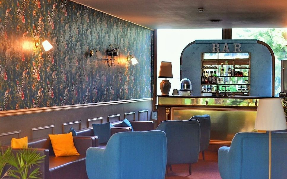 Bar Photo