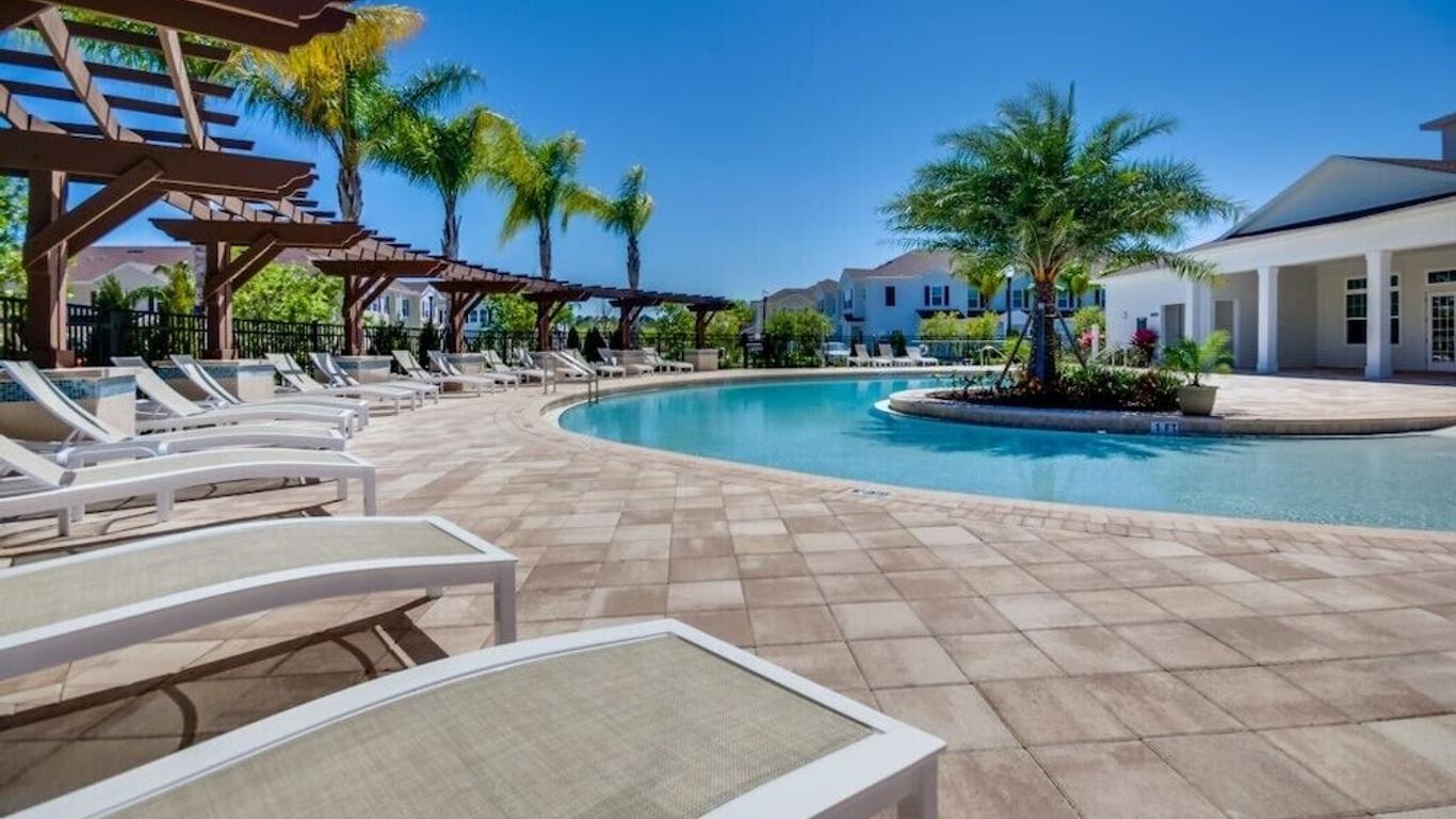 West Lucaya Resort