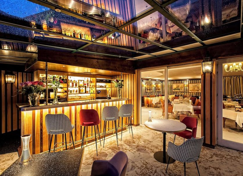 Bar Photo