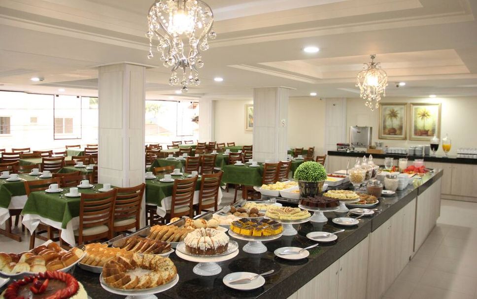 Buffet Photo