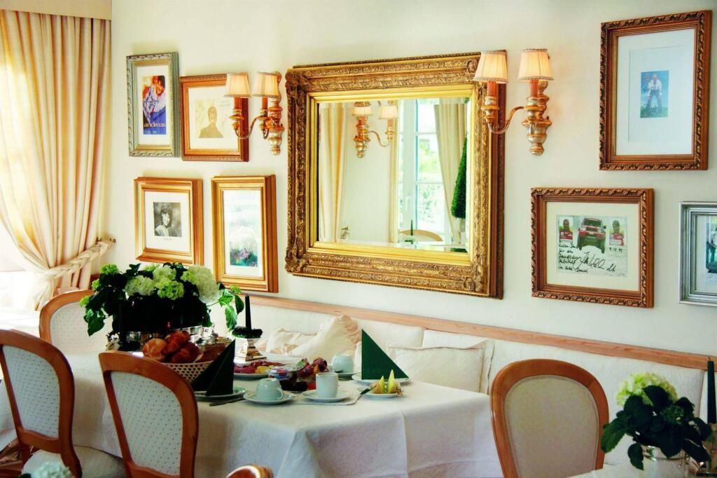 Dining room Photo
