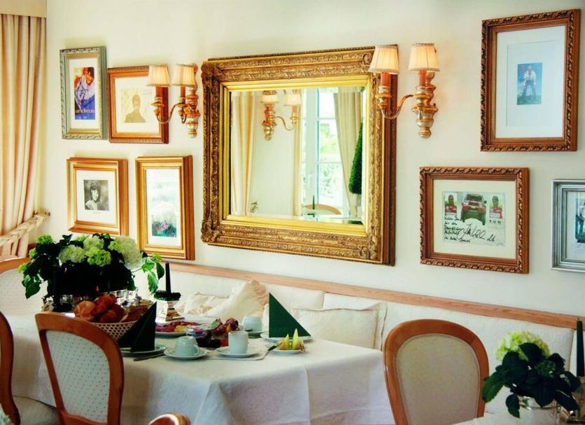 Dining room Photo