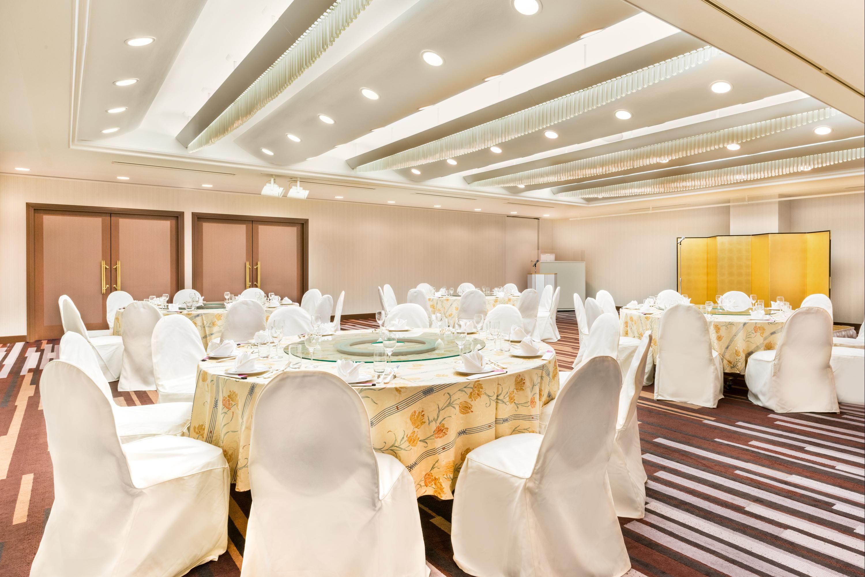Banquet hall