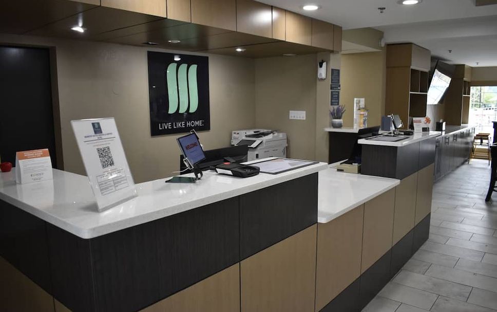 Front desk Photo