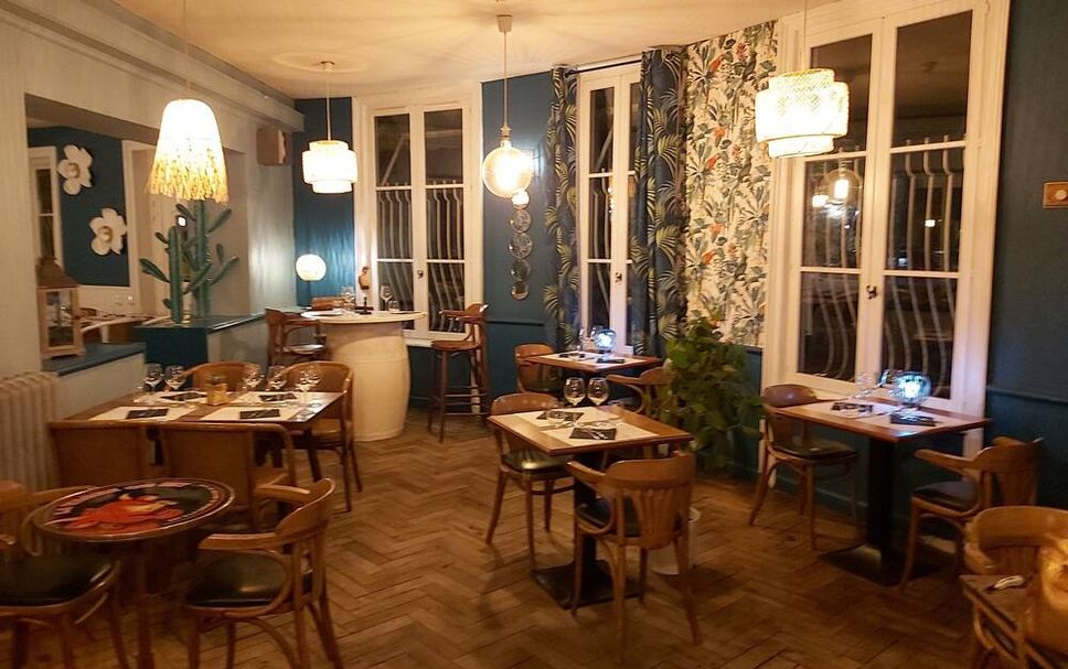Restaurant Photo