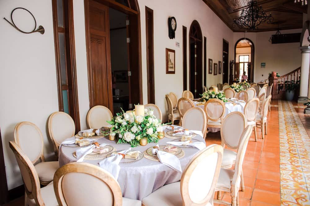 Banquet hall