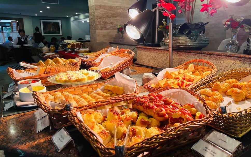 Buffet Photo