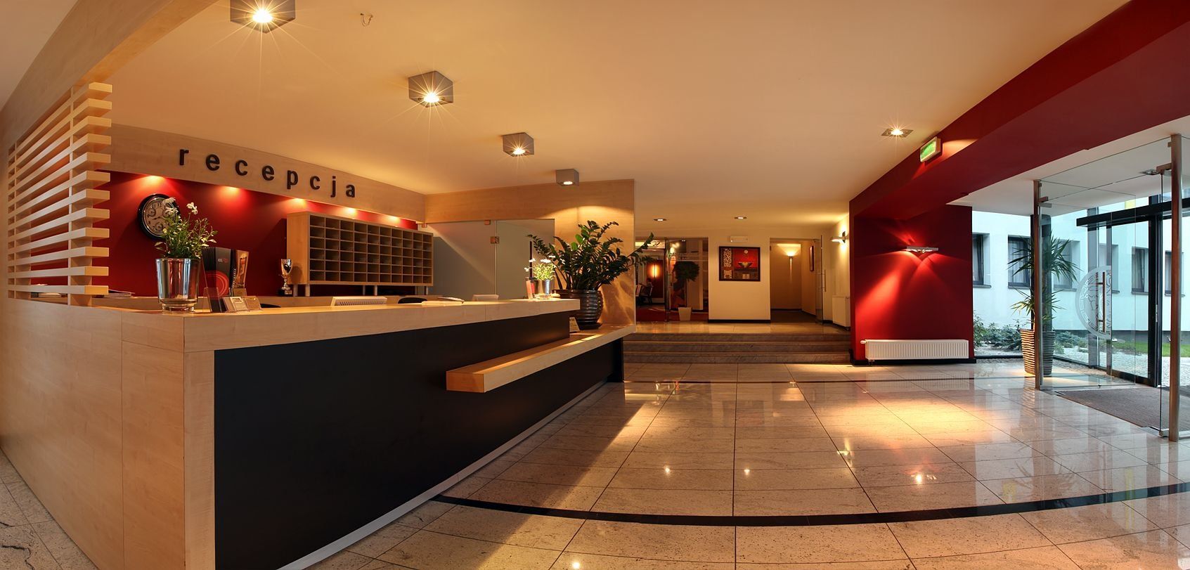 Front desk Photo