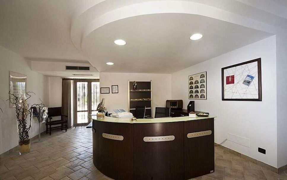 Front desk Photo