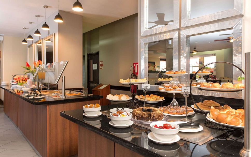 Buffet Photo
