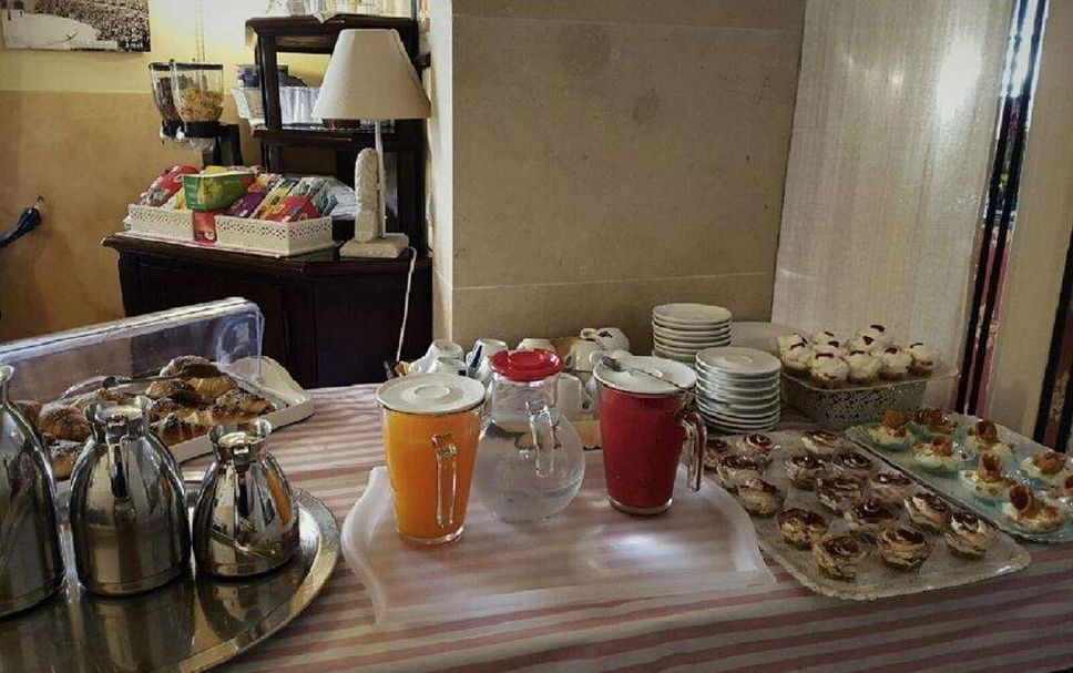 Buffet Photo