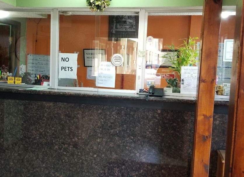 Front desk Photo