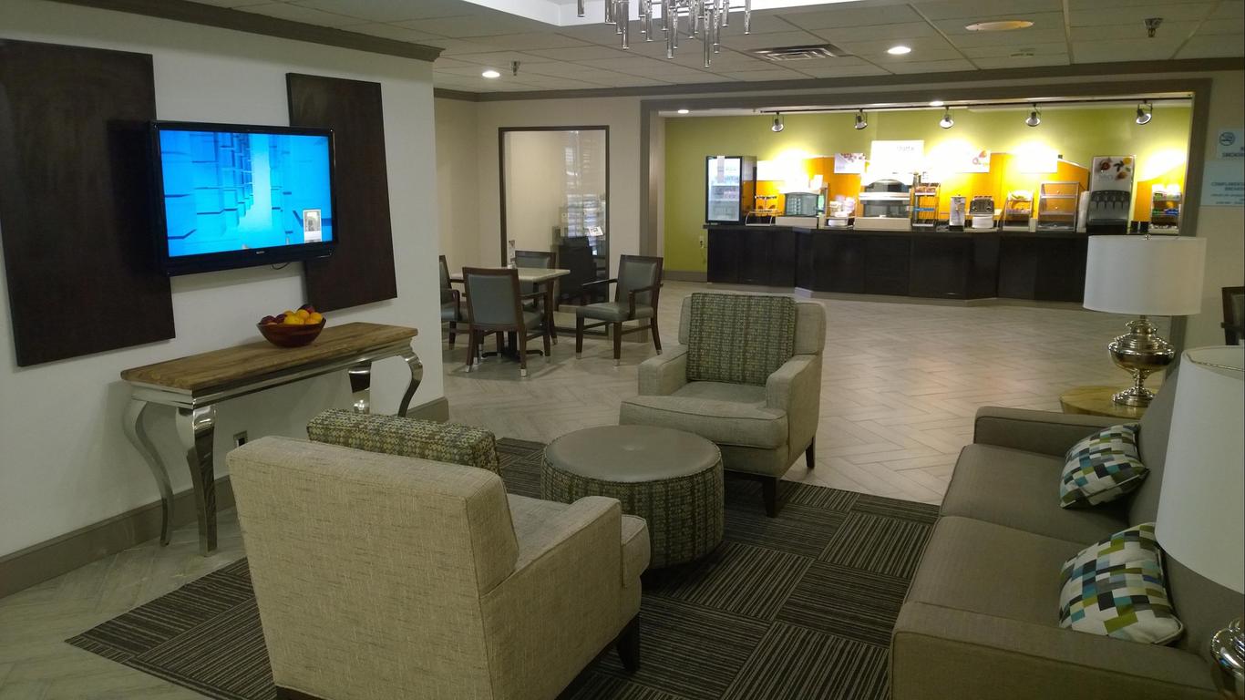 Holiday Inn Express Fayetteville- Univ Of Ar Area, An IHG Hotel