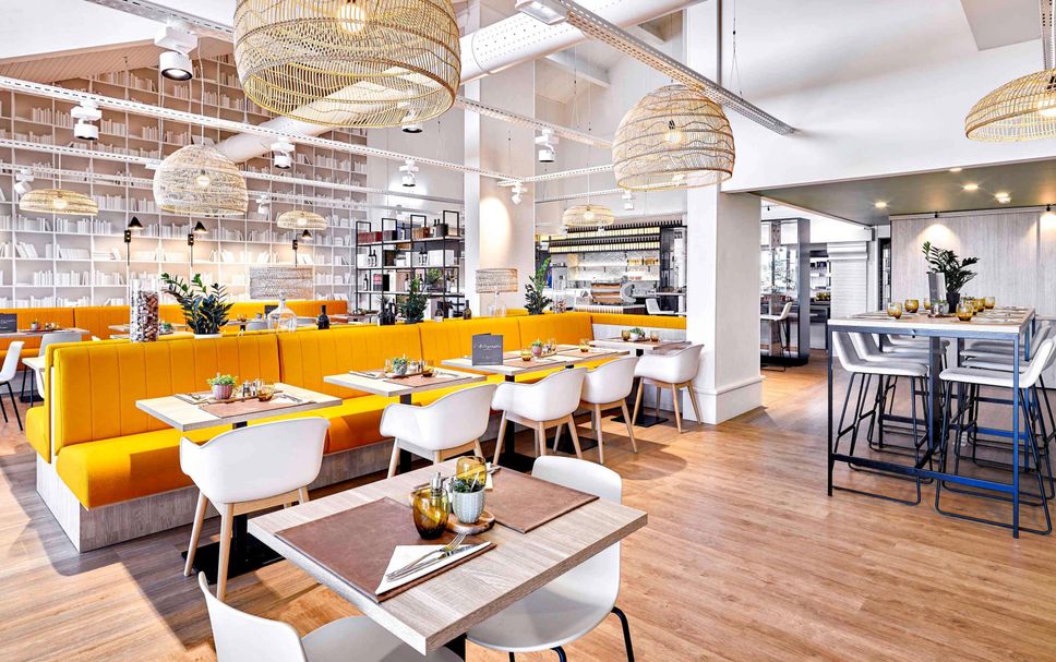 Restaurant Photo