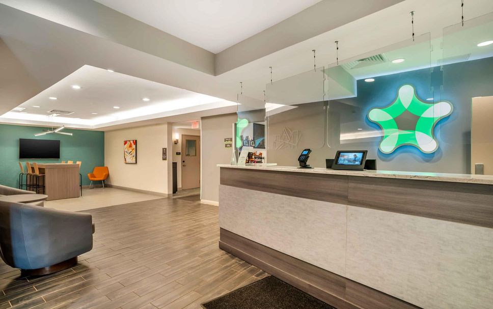 Front desk Photo