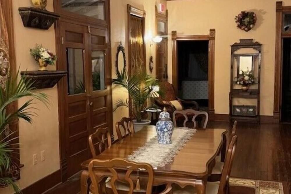 Dining room